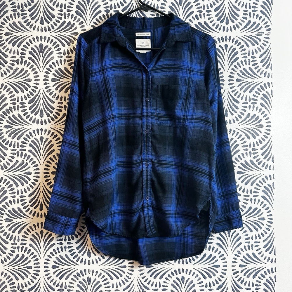 American Eagle Outfitters Blue Plaid Boyfriend Fit Flannel Button Down Shirt